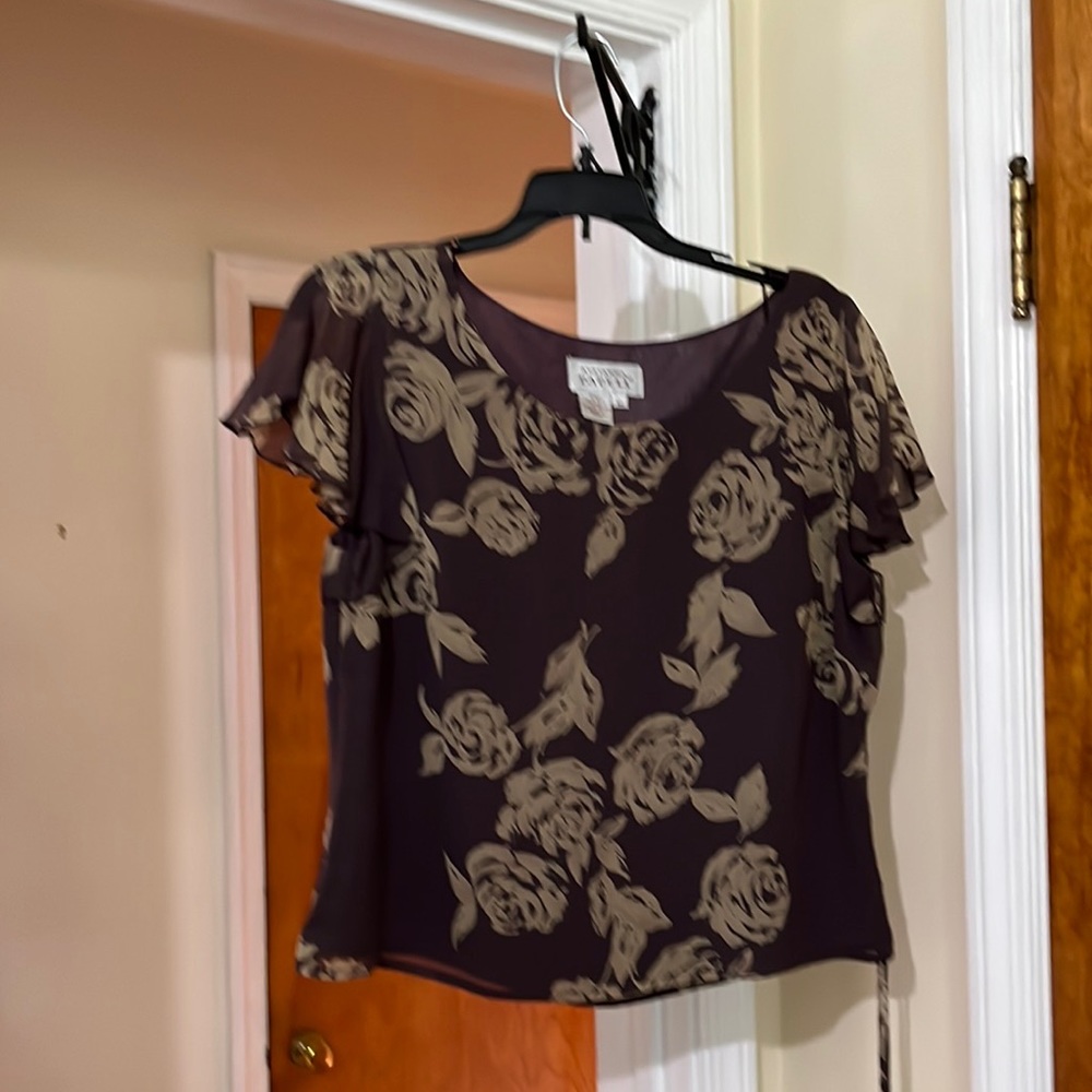 Adrianna PAPELL sleeveless silk outfit in plum with cream flowers. Size 12.